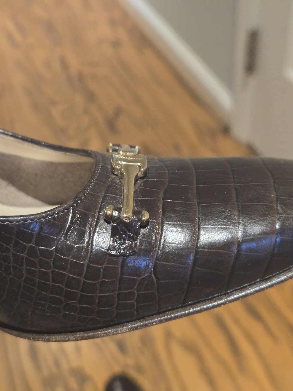 Vintage Salvatore Ferragamo Brown Croc-Embossed Leather Shoes with Gold Bit 8-2A - Picture 10 of 15